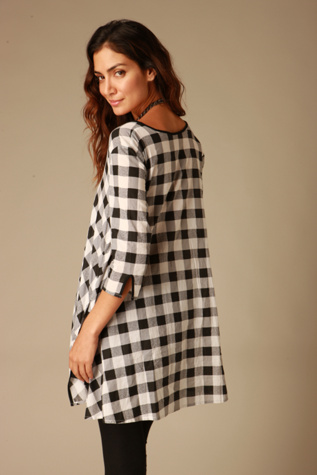 White/black Plaid
