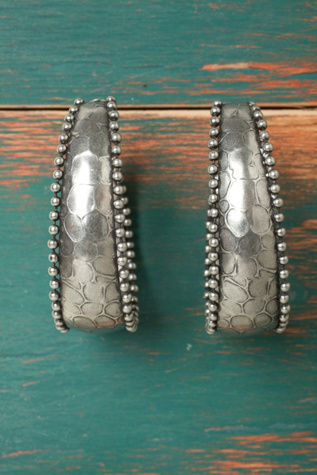 Pebbled Hoops