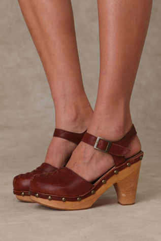 Doub Studded Clog