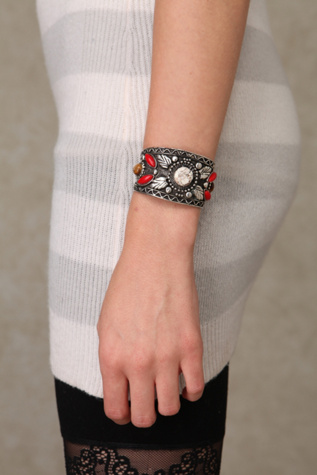 Stone And Leaves Bracelet