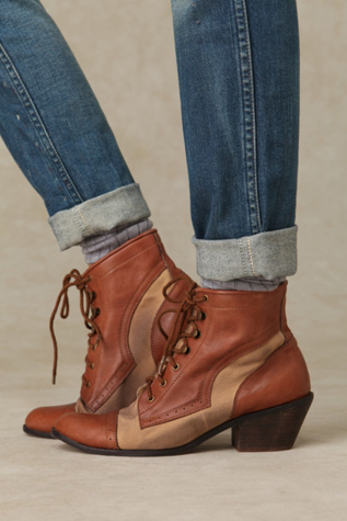 Proper Field Boot
