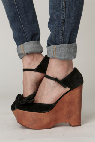 Daisy Wedge Platform