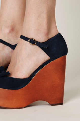 Daisy Wedge Platform