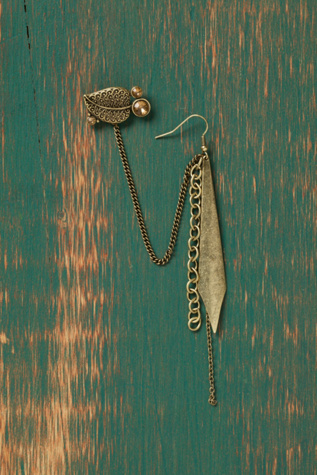 Dagger Ear Cuff