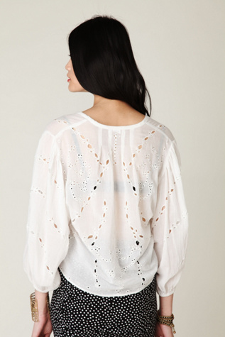Focus on Center Blouse