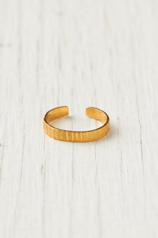 Isi Finger Ring