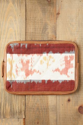 Ikat Laptop Sleeve