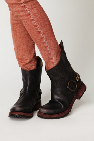 Hatchett Harness Boot
