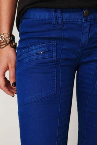 ELECTRIC BLUE