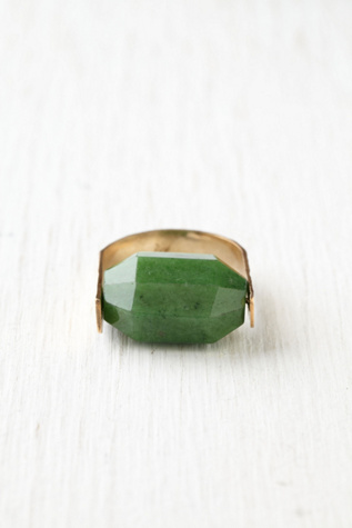 Motion Stone Ring