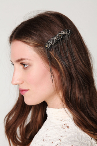 Savoy Chains Clip