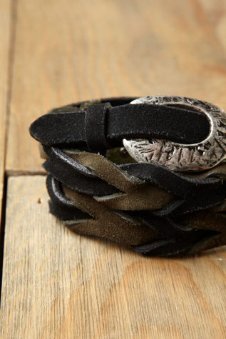Black / Olive