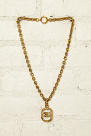 Free People Vintage Chanel Necklace in Vintage-Jewelry