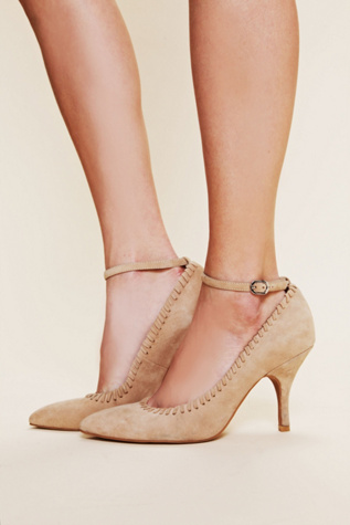 Estella Heel