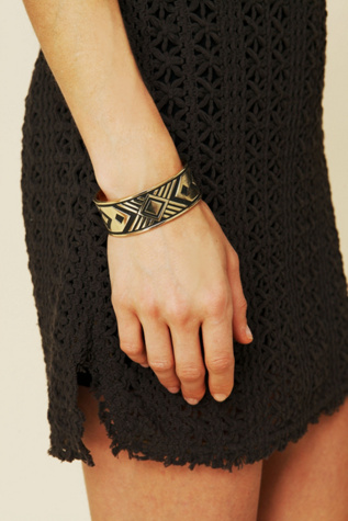 Black / Gold