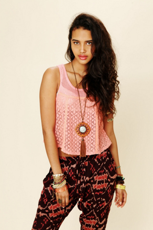 Scallop Novelty Swing Top