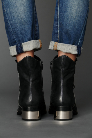 Black / Black