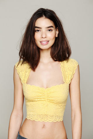 Scallop Edge Crop