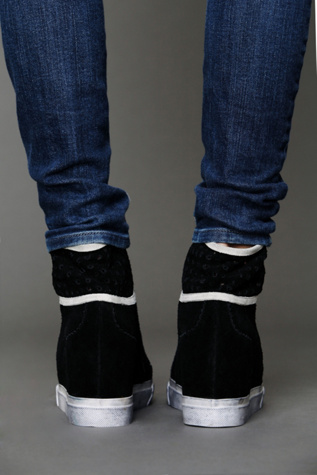 Black / Ivory