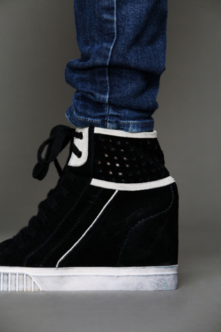 Black / Ivory