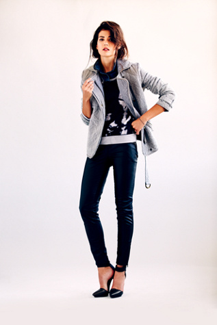 GREY / TAUPE