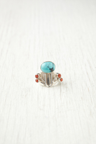 Mushroom And Berry Ring