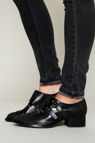 Lennox Slash Shoe