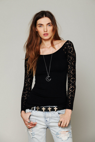 Rib & Lace Scoopneck