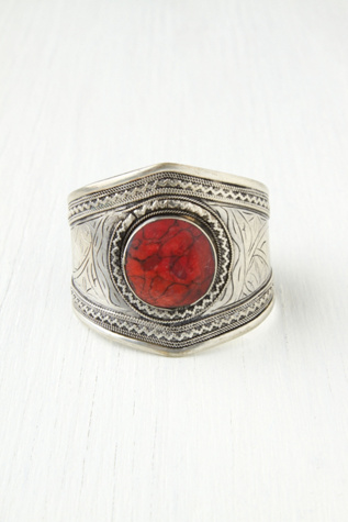Round Stone Vintage Cuff