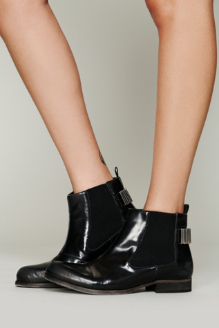 Castillo Chelsea Boot in shoes-boots-ankle-boots