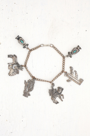 Free People Vintage Silver Cowboy Charm Bracelet in Vintage-Jewelry
