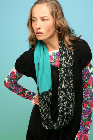 Black/teal