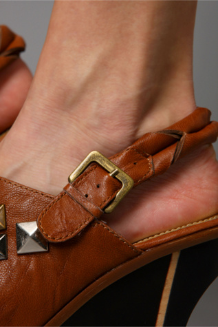 Saddle