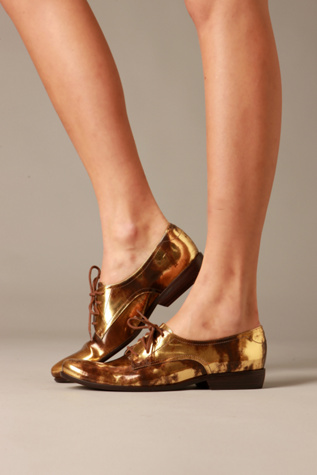 Metallic Oxfords by Pour la Victoire